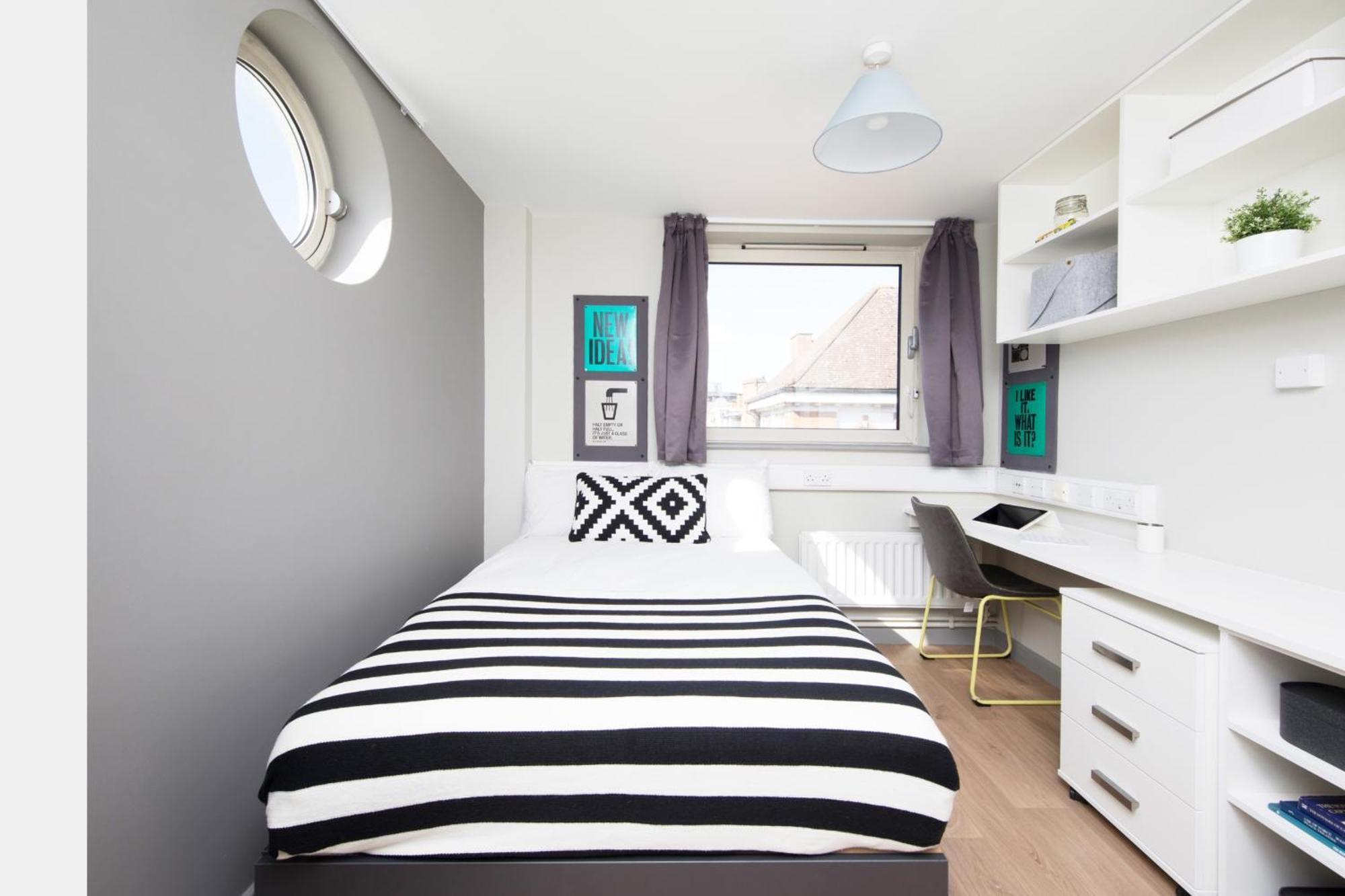 Student Only, Ensuite In A At Hospedagem domiciliar