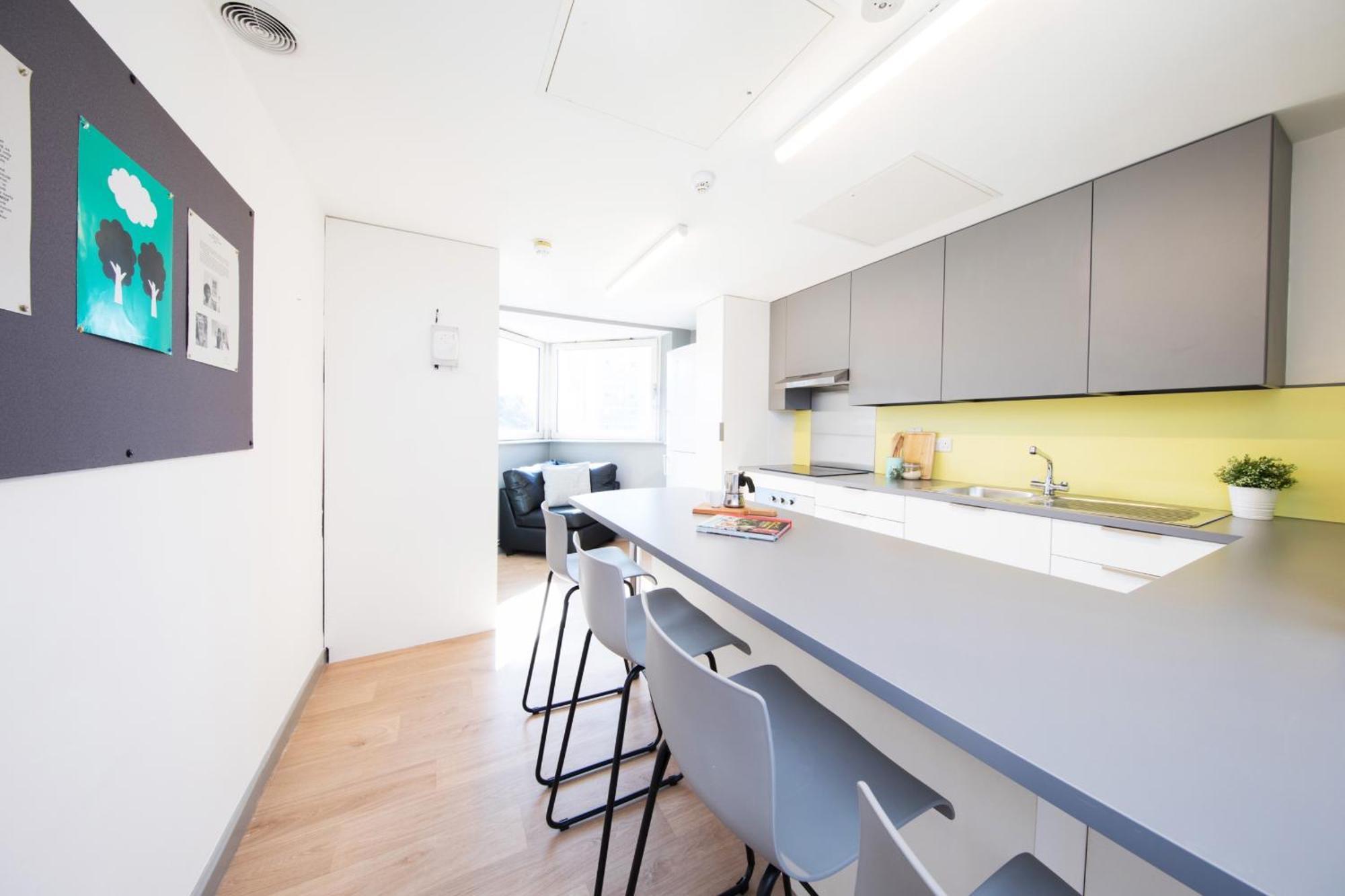 Hospedagem domiciliar Student Only, Ensuite In A At